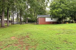 200 Sherwood Dr, Laurens, SC 29360 - Photo 35