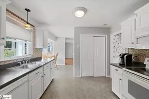 402 Latrobe Dr, Simpsonville, SC 29681 - Photo 13
