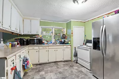 305 Southview Drive, Laurens, SC 29360 - Photo 5