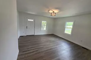 8 W 1st St, Williamston, SC 29697 - Photo 5