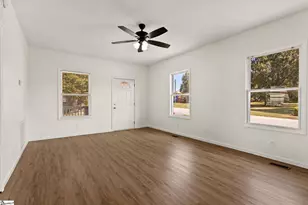 101 Gordon St, Clinton, SC 29325 - Photo 5