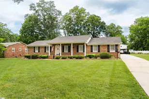 108 Ridgeway Dr, Spartanburg, SC 29301 - Photo 1