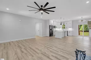 27 Carriage Dr, Greer, SC 29651 - Photo 7