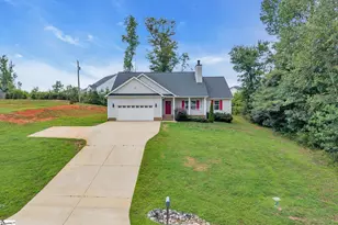 27 Carriage Dr, Greer, SC 29651 - Photo 3
