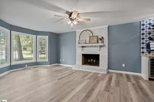 201 Hillpine Dr, Simpsonville, SC 29681 - Photo 5
