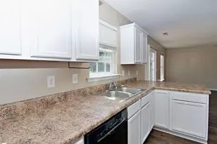 305 N Chestnut St, Seneca, SC 29678 - Photo 15