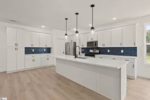 129 Faulkner Cir, Greer, SC 29651 - Photo 3