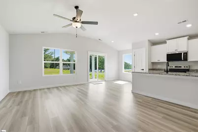 422 West Claywalk Way, Woodruff, SC 29388 - Photo 5