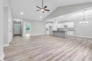 122 Indian Ridge Dr, Laurens, SC 29360 - Photo 5