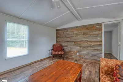 105 C B Lane, Cowpens, SC 29330 - Photo 3