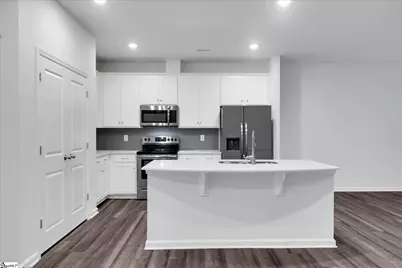 290 E Compass Way, Easley, SC 29640 - Photo 3