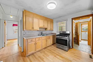 14 Hudson St, Taylors, SC 29687 - Photo 7