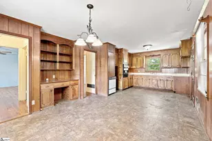 1290 Groce Meadow Rd, Taylors, SC 29687 - Photo 7
