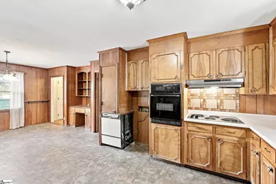 1290 Groce Meadow Road, Taylors, SC 29687 - Photo 9