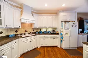 106 Carson Ct, Easley, SC 29642 - Photo 3