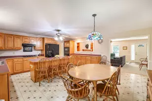 201 Holly Dr, Easley, SC 29640 - Photo 13