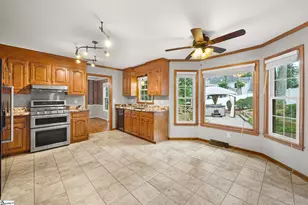 406 Deepwood Dr, Greer, SC 29651 - Photo 9
