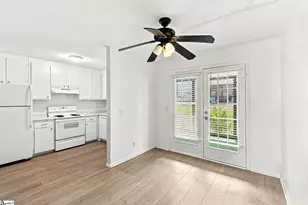 4 Birchview St, Taylors, SC 29687 - Photo 7