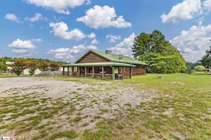 869 Poplar St, Clinton, SC 29325 - Photo 3