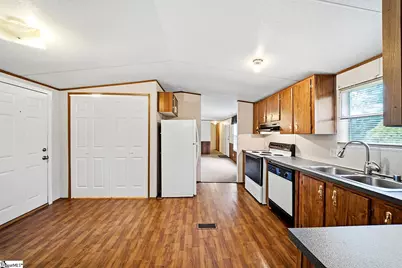 586 Kimbark Lane, Fountain Inn, SC 29644 - Photo 5