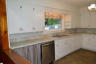 104 S Howell St, Greer, SC 29650 - Photo 7
