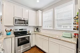 550 Twin Lake Rd, Greenville, SC 29609 - Photo 9