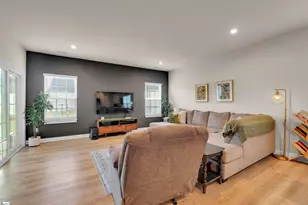 911 Bernstein Ave, Spartanburg, SC 29307 - Photo 11