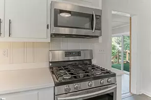 102 American Legion Rd, Greer, SC 29651 - Photo 9
