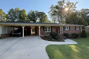 10 Dickens Ln, Taylors, SC 29687 - Photo 1