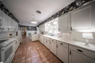 225 Walnut Hill Ln, Spartanburg, SC 29302 - Photo 11