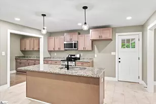 128 Galaxie Pl, Spartanburg, SC 29307 - Photo 5