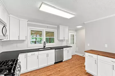 215 Elaine Avenue, Taylors, SC 29687 - Photo 9