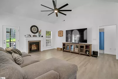211 Lyons Drive, Simpsonville, SC 29681 - Photo 17
