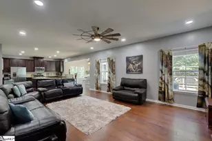201 Hedge Rose Ct, Travelers Rest, SC 29690 - Photo 3