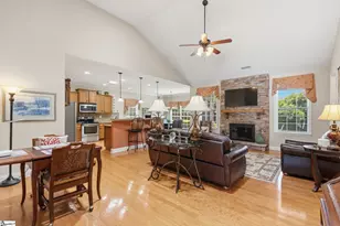 4 Cedarcrest Ct, Simpsonville, SC 29680 - Photo 5