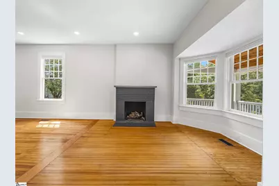 143 Broadway Avenue, Tryon, NC 28782 - Photo 9