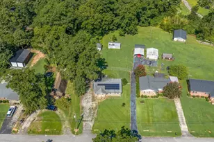 202 Hilldale Ave, Laurens, SC 29360 - Photo 5