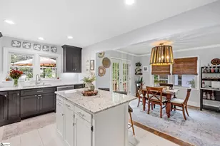 212 Robin Hood Rd, Greenville, SC 29607 - Photo 11