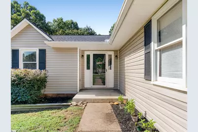 180 Hillcrest Drive, Gaffney, SC 29340 - Photo 3