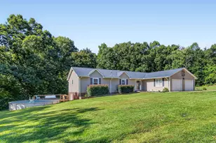 180 Hillcrest Dr, Gaffney, SC 29340 - Photo 1