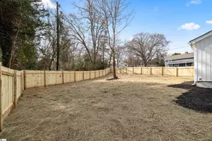 221 Calvert St, Spartanburg, SC 29307 - Photo 9