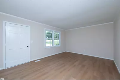 115 Wolfe Road, Greer, SC 29650 - Photo 5