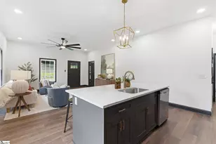 1 E 5th St, Greenville, SC 29611 - Photo 17