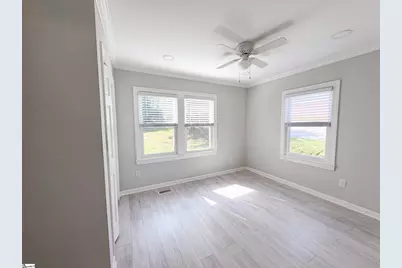946 N Logan Street, Gaffney, SC 29341 - Photo 9