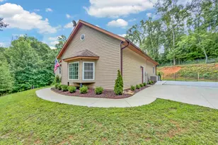 163 Healy Ln, Marietta, SC 29661 - Photo 25