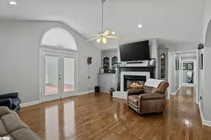 6 Brendle Dr, Simpsonville, SC 29681 - Photo 9