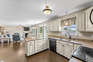 705 Canton Ct, Greer, SC 29651 - Photo 9
