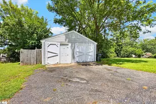 108 Mountain View Ave, Greer, SC 29650 - Photo 3
