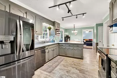 215 E Shefford Street, Greer, SC 29650 - Photo 7