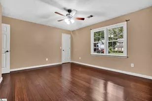 215 E Shefford St, Greer, SC 29650 - Photo 17